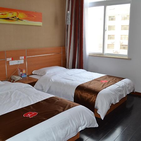 Thank Inn Chain Hotel Zibo Road Tungjing Kültér fotó
